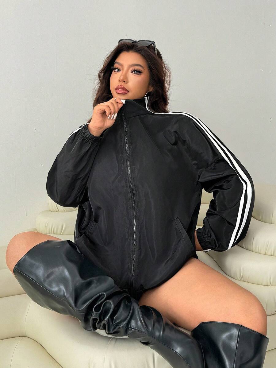 SHEIN EZwear 大码时尚百搭撞色条纹夹克 大码夹克 大码街头服饰 Y2k 大码夹克 大码运动夹克 大码秋冬外套 - 黑色 - 查看 1