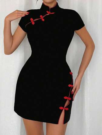 Rafferiza 女士复古纯色立领拼布纽扣前开衩下摆连衣裙