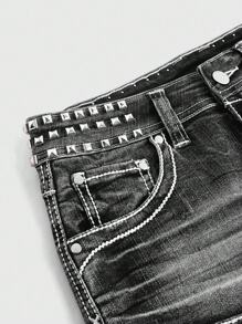 ROMWE Grunge Punk 复古Y2K做旧星形水钻装饰超低腰迷你牛仔短裤，适合多种场合