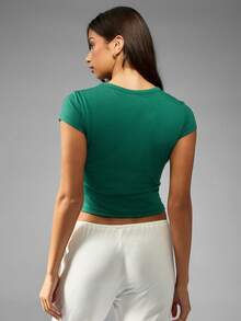 MISSGUIDED Matcha And Yap 图案婴儿 T 恤绿色修身短袖棉质 T 恤短款上衣街头服饰个性文字现代时尚夏季 - 綠色 - 查看 2