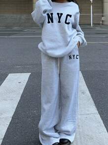 SHEIN EZwear Bộ 2 quần nỉ lót nhiệt cổ rộng dáng rộng và quần nỉ ống rộng cho nữ cỡ lớn NYC, phù hợp cho mùa thu/đông - Màu Xám nhạt - Xem 4