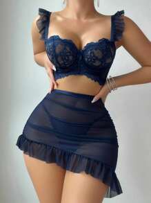 3 件套：性感荷叶边肩带蕾丝文胸 + 丁字裤 + 荷叶边腰裙，适合外出