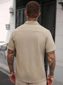 Manfinity Homme 男士夏季纯色翻领短袖单排扣休闲衬衫 - 卡其色 - 查看 2
