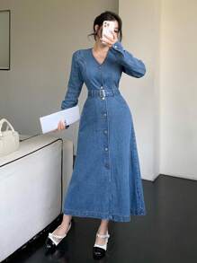 DAZY V 领金属扣腰带修身商务休闲长袖女士牛仔连衣裙，秋冬，秋季女装 - 中等水洗藍 - 查看 4