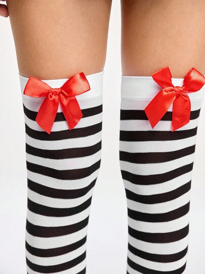 Grunge Punk زوج من الجوارب طويلة الساق ذات الخطوط السوداء والبيضاء مزينة بفيونكة حمراء بطراز جوثيك