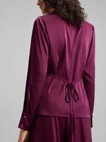 Ontre Modern Urban Style, Minimalist Comfort Design, Deep Wine Red Women's Shirt, Lapel Collar, Long Sleeve, Shell Buttons, Structured Design, Everyday Wear, Commuter Wear, Casual Wear, Business Casual Attire, 2025 New Collection, Early Autumn Modern Urban Casual Fashion Business Casual Women's Office Wear Low-Key Old Money Style Effortless Temperament High-End Urban Commuting High-Quality Airport Women's Wear High-End Material