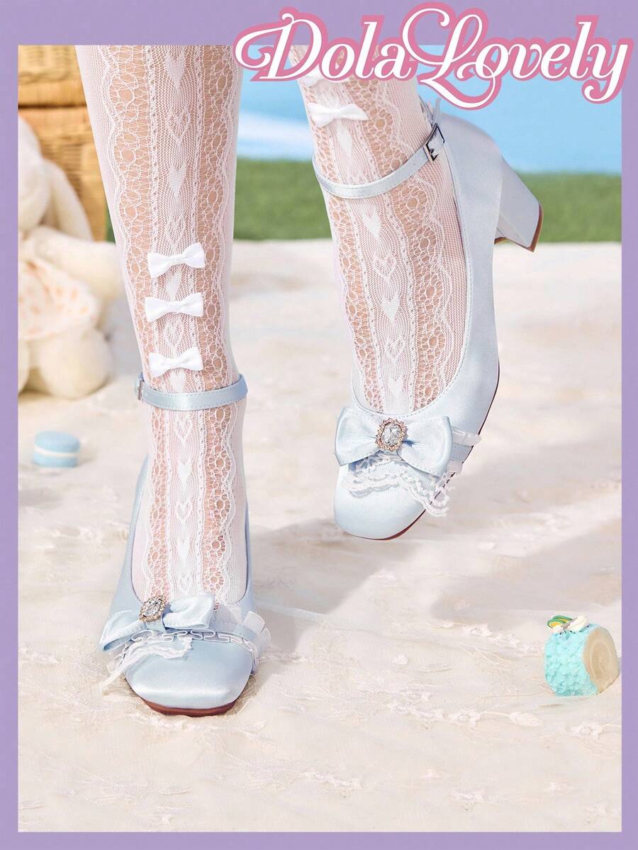 Dola Lovely Giày cao gót mũi vuông đế thô màu xanh dương dễ thương có họa tiết hoa bướm, ren ngọc trai giả và ngọc trai dành cho nữ, thích hợp làm quà tặng lãng mạn, cũng thích hợp cho các bữa tiệc, buổi tụ họp và Giáng sinh, Halloween, v.v. - Màu xanh lam - Xem 1