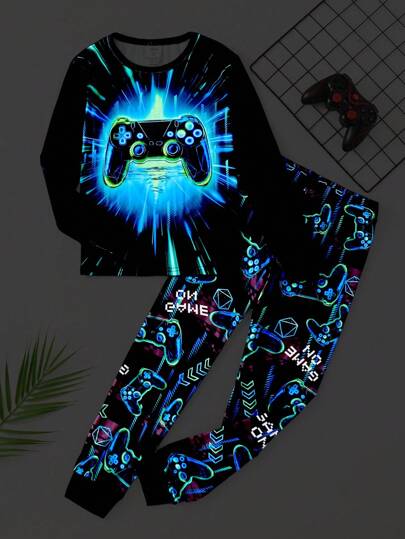 SHEIN 2pcs Tween Boy Snug Fit Glow-In-The-Dark Gaming Console Print Crew Neck Long Sleeve T-Shirt And Pants Soft Comfortable Pajama Set, Boys Glow In The Dark Clothes, Glow In The Dark Pajamas, Gaming Pajamas Fall Winter