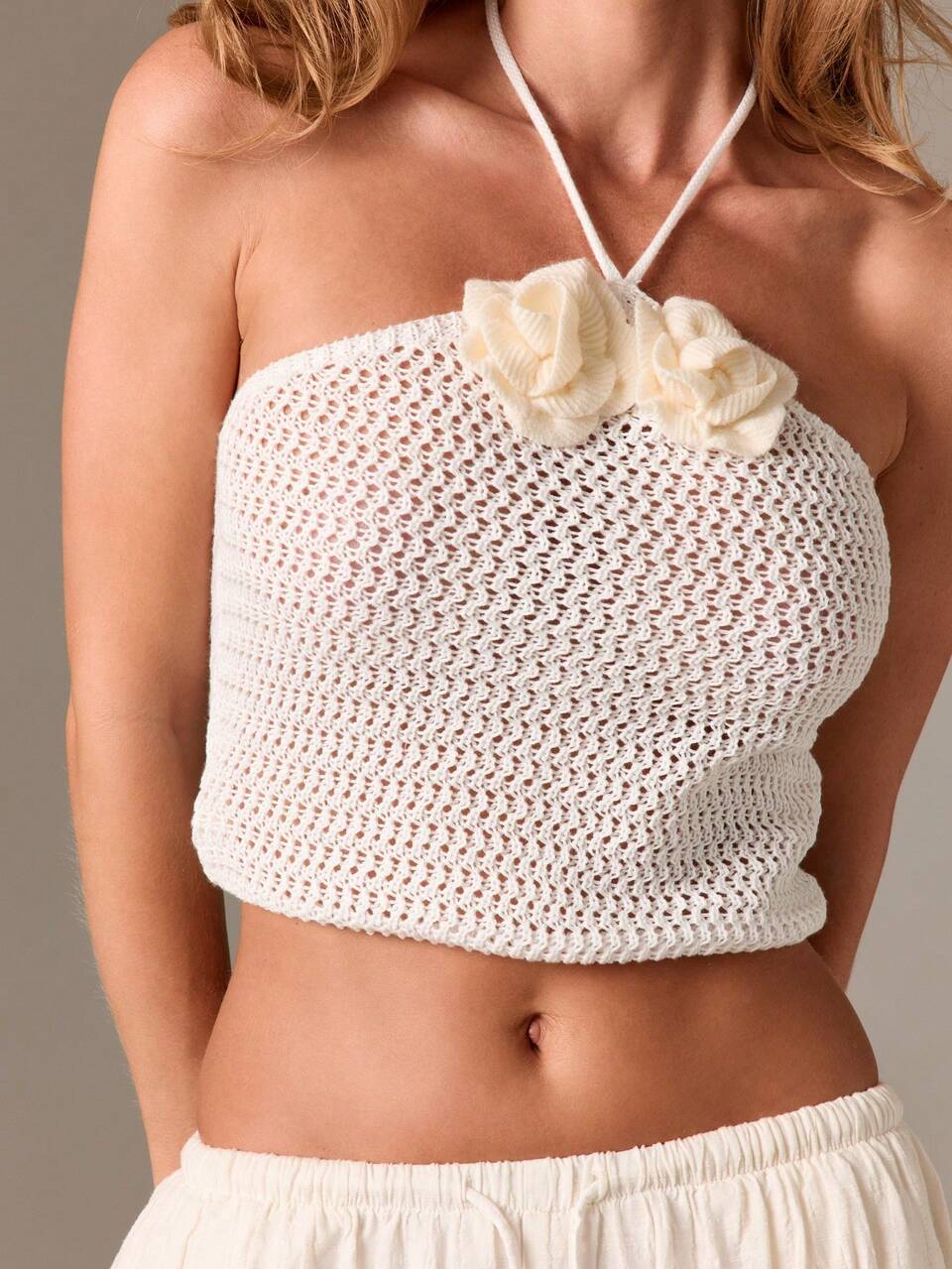 AiiRZ Crochet Halter Crop Top Summer Beach Knit Bralette Floral Detail Vacation Resort Wear Festival Fashion Boho Chic Tank Knit Pullover Fall Winter