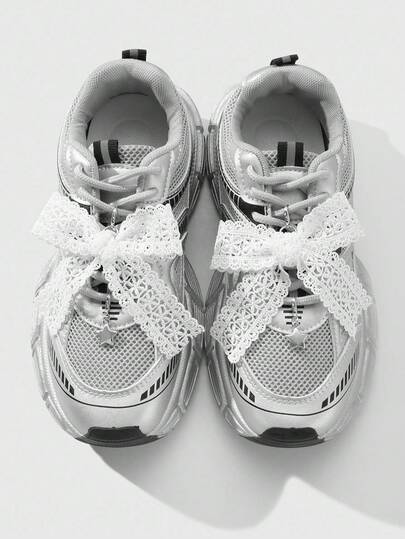 Kawaii 4 pièces/set Clips de chaussures style français vintage minimaliste haut de gamme blanc avec dentelle ajourée en forme d'étoile. Convient pour les femmes, le port quotidien, cadeau de vacances