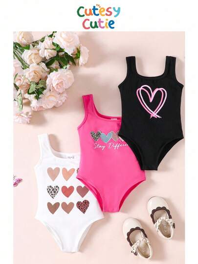 SHEIN Conjunto de tanque de punto con patrón de corazón y shorts en unicolor para niña joven