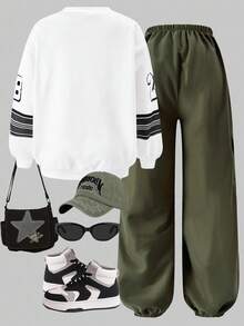 SHEIN ChillGRL 2 件套青少年女孩运动街头休闲字母和数字印花长袖针织运动衫和侧袋抽绳工装裤，酷女孩日常运动装 - 軍綠色 - 查看 2