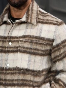 Manfinity Homme Herren karierter Locker Sitzende Lässig Jacke mit Langarm und Tasche, Herren Shacket Karojakke, Herren Sweatjacke, Karohemd für Herren, gestreifter Herren Shacket