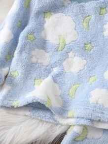 SHEIN Conjunto de pijama de 2 piezas para bebé niño con parte superior de manga larga con cuello de equipo y estampado de oso lindo, y pantalones suaves de felpa de coral para otoño/invierno