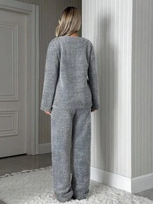 EURMUSE Femmes 2 pièces Ensemble de pyjama mode avec détail d'ours en peluche doux et visage brodé - Gris - Voir 2