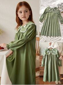 SHEIN Vintaside Kids 青少年女孩休闲花卉刺绣长袖连衣裙 - 綠色 - 查看 1