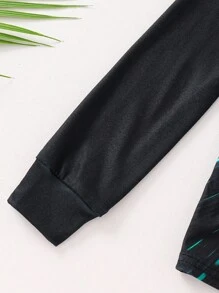 SHEIN Set de pijama suave y cómodo con camiseta de manga larga con cuello redondo y pantalones con estampado de consola de juegos que brilla en la oscuridad para niño preadolescente, 2 piezas - Negro - Ver 7