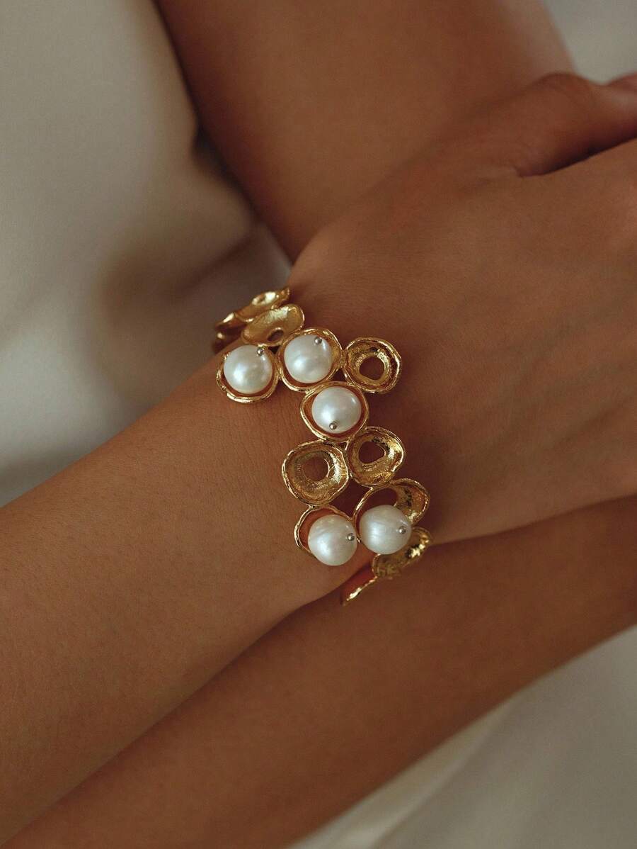 Opalesca 1pc Asymmetrical Bubble Faux Pearl Bracelet, Textured, Metallic, 18K Gold Plated, Elegant, Cute, Luxury, Suitable For Work, Party, Casual, Wedding, Holiday, Vacation, Camping, Y2K, For Mom, Women, Girl, Fall, Autumn, Winter, Festival, Holiday, Vacation, Old Money, Halloween,For Mom/Women/Girl/Mother,Fall/Autumn/Winter,Outfits,Old Money,Premium,Pearl,Elegant,Fairycore/Fairy - Yellow Gold - View 1