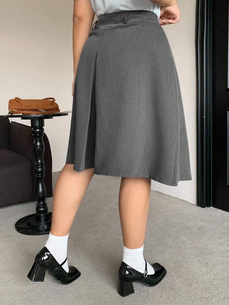 Dazy Plus Plus Size Women Solid Color Pleated A-Line Knee-Length Skirt, School Style Fall