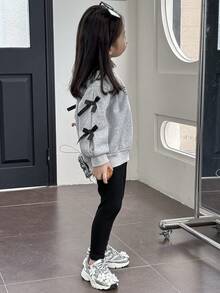 Dazy Kids 2件套女童圆领针织蝴蝶结印花套装 - 灰色 - 查看 3