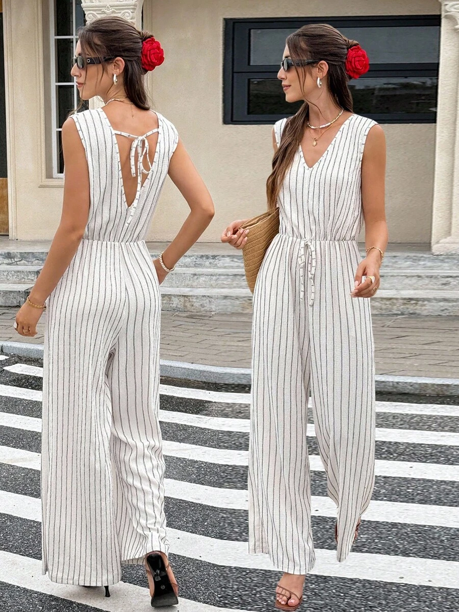 SHEIN Frenchy Bộ đồ liền thân rộng rãi không tay hở lưng cổ chữ V sọc dọc dành cho nữ - Màu be - Xem 1