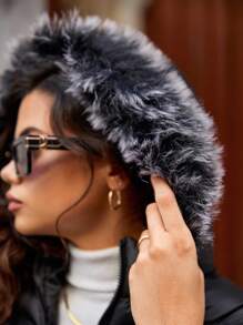 RueChic 毛茸邊連帽麵包服