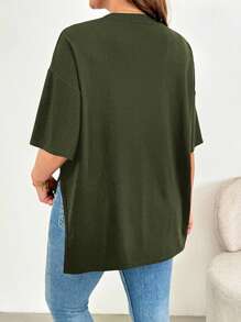 SHEIN Essnce Áo thun tay ngắn xẻ tà thời trang xuân hè rộng rãi thoải mái cho nữ cỡ lớn, kiểu dáng đơn giản, áo đi chơi, đồ mặc ở sân bay cho nữ, mùa hè châu Âu - xanh quân đội - Xem 2