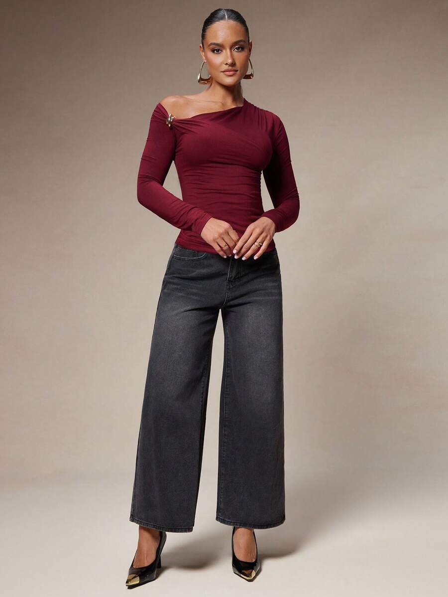 Silquee Women's Solid Color Metallic Decoration Off-Shoulder Long Sleeve Pleated Slim Fashion T-Shirt, Burgundy Red Tops, Women's One Shoulder Tops, Wine Red Tops, Dark Red Tops, Long Sleeve One Shoulder Tops Suitable For Autumn Retro Wine Red Tight One Shoulder Asymmetrical Neckline Suspenders Sexy Party Tops, Women's Cute Tops, Christmas Clothes Women's New Year Women's Going Out Tops, Women's Christmas Tops, Crop Tops Women's Retro Style Women's Asymmetrical Tops