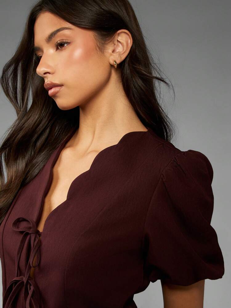 MISSGUIDED Scalloped Edge Tie Front Blouse Short Puff Sleeve Victorian Style Top Boho Fall Winter Square Neck Casual Daytime Evening Wear