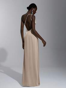 SHEIN Belle 优雅、浪漫、性感、简约、浅黄色、缎面、有弹性、露背、荷叶边、紧身、高开衩、时尚、网红风格、适合节日、度假、生日派对、婚礼、伴娘礼服 - 卡其色 - 查看 2