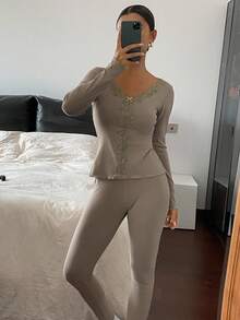 DAZY 2 件套蕾丝拼布裹身上衣和裤子套装，女士休闲装，秋季睡衣 - 咖啡棕 - 查看 7