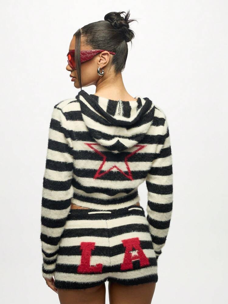 SUMWON WOMEN ファジーニットストライプLA スター 2ピースセット クロップドパーカー ハイウエストショートパンツ ウィンター コージーラウンジウェア フェスティバル ホリデーパーティーアウトフィット