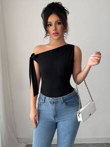 SHEIN PETITE Camiseta de mujer de unicolor elegante con hombros oblicuos y nudo, para verano - Negro - Ver 5