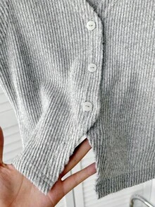 SHEIN 浅灰色短款女童针织背心，V领，罗纹针织上衣，少女毛衣上衣，少女上衣，灰色上衣 - 淺灰色 - 查看 6