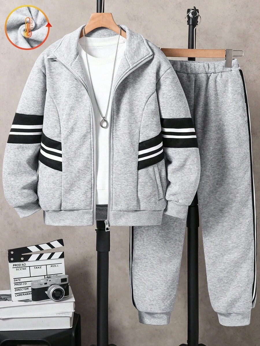 SHEIN 2 件厚日式卫衣外套和裤子套装，灰色时尚，青少年男孩秋冬必备单品，柔软舒适的面料，经典混纺灰色搭配黑白饰边，简约时尚，适合户外、运动、学校和各种场合 - 灰色 - 查看 1