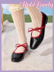 Dola Lovely 女士春季新款可爱缎面蓝色交叉金属扣芭蕾平底鞋，加大码优雅甜美女士平底鞋 - 黑色 - 查看 3