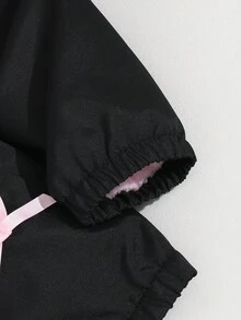 SHEIN Elegancka, swobodna, wygodna, czarna, dziewczęca kurtka outdoorowa z dopasowanym pasem i kokardą, z ozdobą w kształcie litery U, z kapturem i grubym ociepleniem, zapinana na zamek.