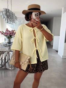 SHEIN LUNE Damen einfarbige verdrehte Ausschnitt Kurzarm Strickjacke Schulanfang süße Oberteile für Frauen Schule Ausgehen Oberteile Schulanfang Herbst Frauen Lehrer Herbst Flughafen für Frauen Old Money Stil Frauen Winter süße Oberteile Frauen Lehrer Buttergelb Winter Flughafen Herbst Old Money Frauen Vorderseite Krawatte Top - Gelb - Übersicht 2