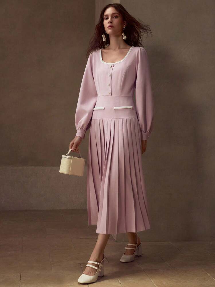 Robe à encolure carrée, avec garniture contrastée, manches lanternes et ourlet plissé