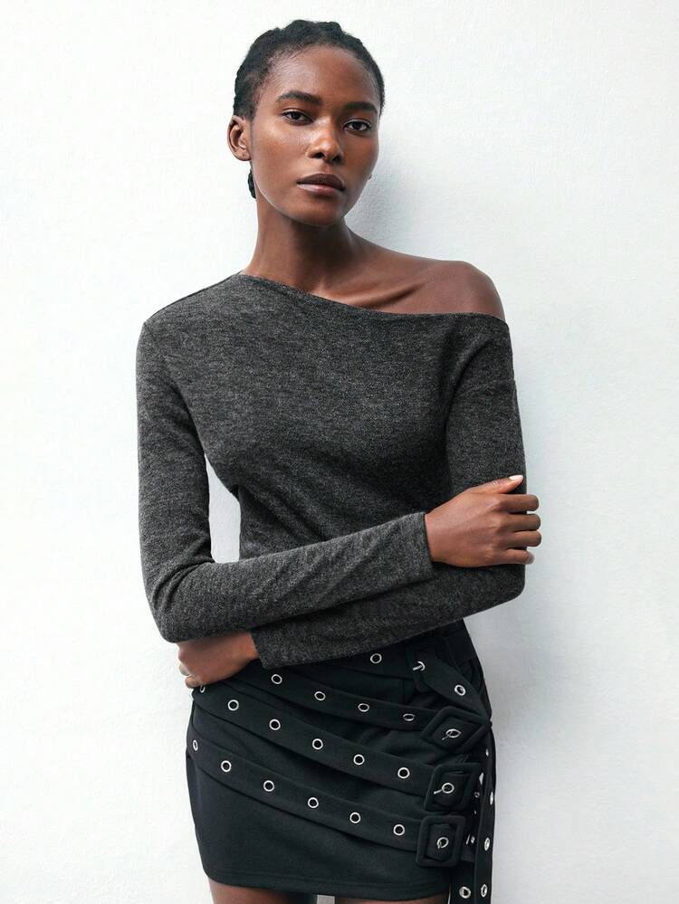 SHEIN Maija 2025 T-shirt femme ajusté à manches longues et épaules asymétriques, élégant. Idéal pour l'automne, l'hiver, Halloween, la Fête nationale, les sorties. Top élégant pour femme. Chemise de base pour l'automne et l'hiver. Style de base, polyvalent, à manches longues, coupe slim.