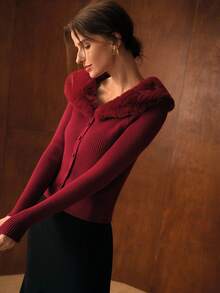 MOTF PREMIUM Áo len cổ lông giả ôm eo tương phản - Màu Đỏ Sâu - Xem 5