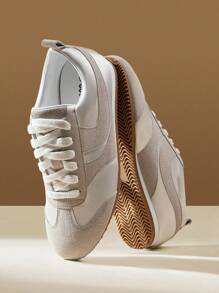 CUCCOO EASI 女士拼布圆头平底休闲运动鞋，舒适休闲风格 PU 皮革浅灰色运动鞋，适合日常室内外穿着 - 灰色 - 查看 10