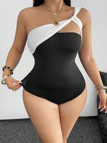 POPSWAY Combinaison moulante sexy et décontractée pour femmes grandes tailles, idéale pour les vacances. Combinaison à une épaule avec contraste de couleurs. Tenue de vacances, combinaison à une épaule, vêtements de plage pour femmes, tenue dos nu, combinaison moulante et ajustée - Noir et Blanc - Voir 4