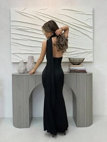 Jemour 不对称领口垂坠露背缎面连衣裙黑色优雅正式晚会舞会婚礼宾客礼服，适合毕业典礼、晚宴派对礼服 - 黑色 - 查看 2