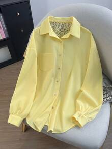SHEIN LUNE قميص نسائي أصفر ناعم صيفي أنيق للمكتب بقصة عادية وأكتاف منسدلة وحافة منحنية من قماش منسوج مع تفاصيل دانتيل فريدة على الظهر، بلوزة بأزرار - أصفر - مشاهدة 6