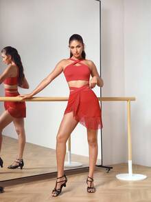 Menodora SHEIN Sport Damska jednokolorowa koszulka na ramiączkach z frędzlami i mini spódniczka z frędzlami, inne stroje do tańca