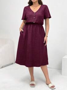 SHEIN Essnce Váy dài màu xanh lam có túi thời trang mùa xuân và mùa hè cỡ lớn cho nữ, dáng rộng thoải mái hàng ngày, đa năng, cổ chữ V, tay ngắn, eo, dáng dài vừa phải, phong cách mùa hè châu Âu, trang phục giáo viên cho phụ nữ, váy chống nắng, phong cách đơn giản - Màu Đỏ Sâu - Xem 3