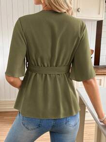 SHEIN V领荷叶边孕妇上衣（配腰带） - 軍綠色 - 查看 2