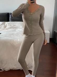 DAZY 2 件套蕾丝拼布裹身上衣和裤子套装，女士休闲装，秋季睡衣 - 咖啡棕 - 查看 3