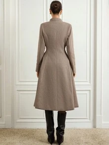 Aveloria Elegancki, rozkloszowany płaszcz z francuskim pasem i guzikami w kształcie rogu, długi, damski - Kolor khaki - Zobacz 2